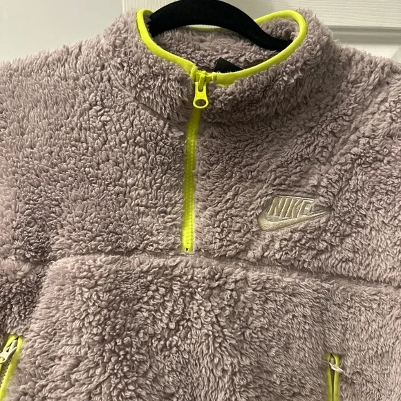 Jacket - Picture 3 of 4